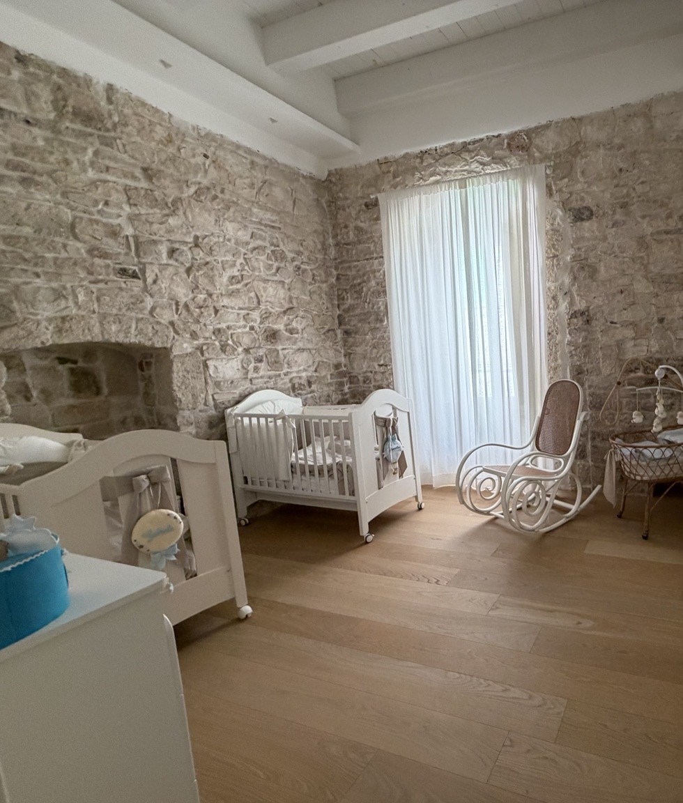 Edificio renovado en el centro histórico de Molfetta — 17