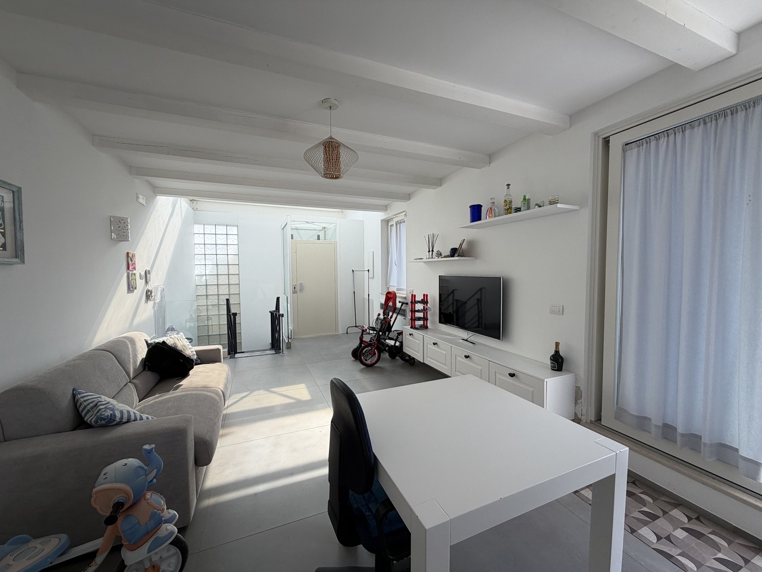 Edificio renovado en el centro histórico de Molfetta — 9