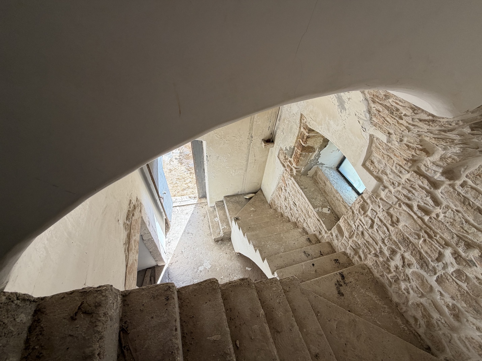 Tidligere kloster fra 1300-tallet med hager og terrasser i Giovinazzo — 7
