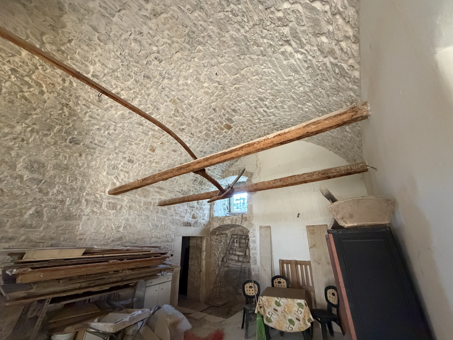 Tidligere kloster fra 1300-tallet med hager og terrasser i Giovinazzo — 8